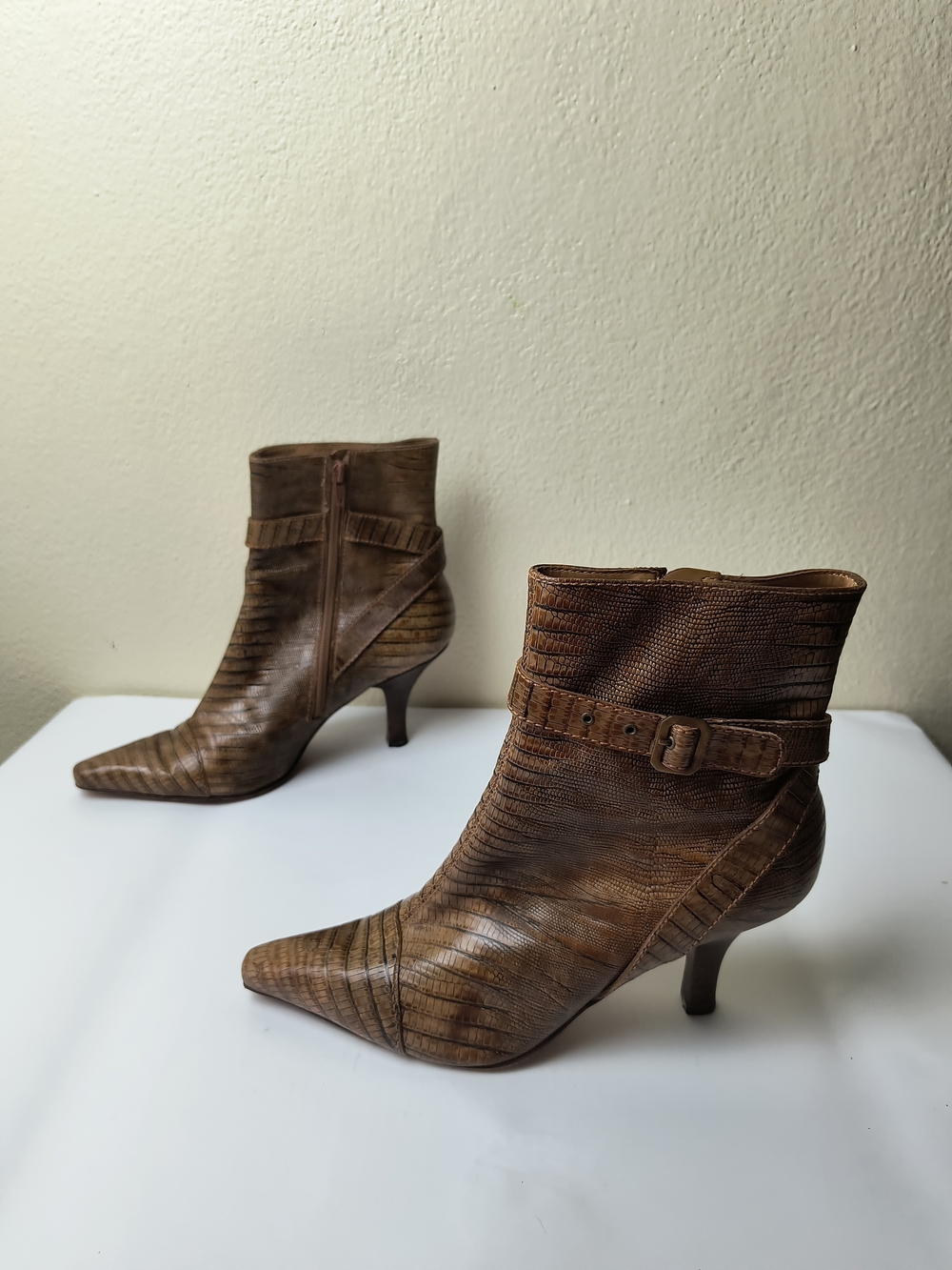 ANTONIO MELANI 10M Brown Kitten Heel Pointed-Toe Ankle Booties Buckle Detail